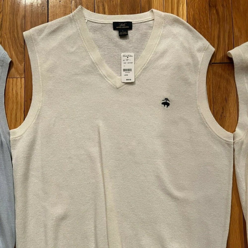 1 MEN'S BROOKS BROTHERS SWEATER VEST -LARGE